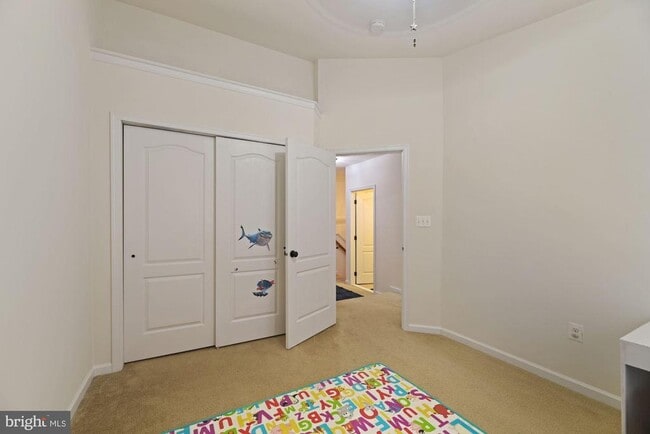 Building Photo - 43241 Mitcham Square