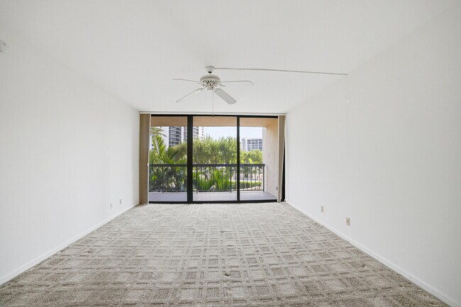 Building Photo - 4740 S Ocean Blvd