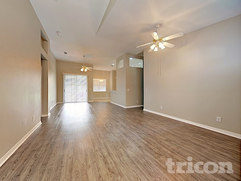 Building Photo - 11723 Grove Arcade Dr