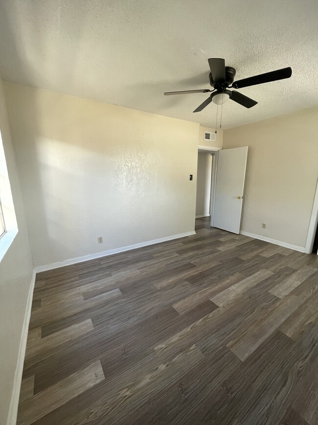 Building Photo - 8155 La Paloma Cir