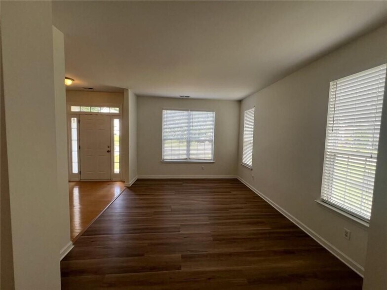 Building Photo - 421 Holland Springs Dr NW