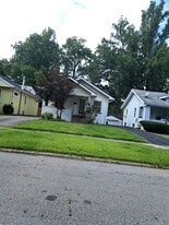 Building Photo - 1410 Meadowbrook Ave SE