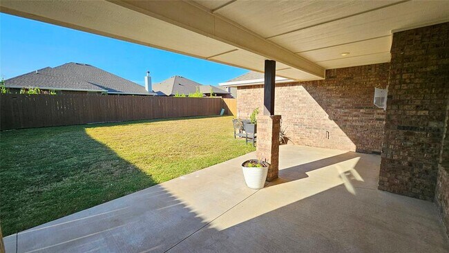 Building Photo - 9216 NW 90th St