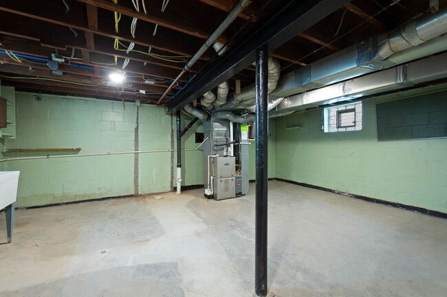 Building Photo - DON'T MISS THIS! BEAUTIFLLY RENOVATED 3 bedroom in Munhall!!