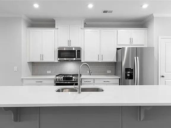 Building Photo - 517 Hardy Dr