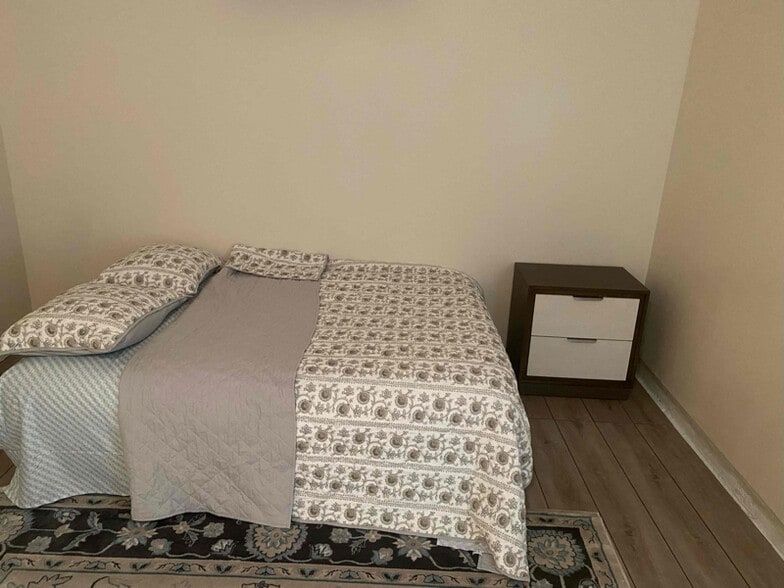 Building Photo - 1417 SW Vicuna Ln