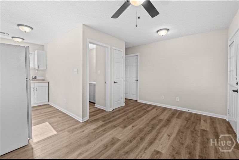 Building Photo - 1230 Estates Way