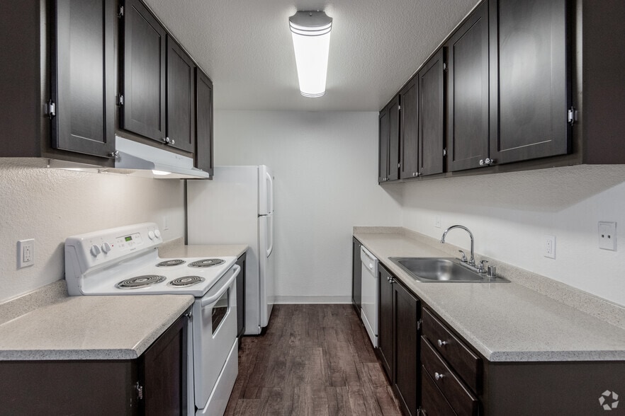 2BR, 1BA - Vintage Faire Apartments