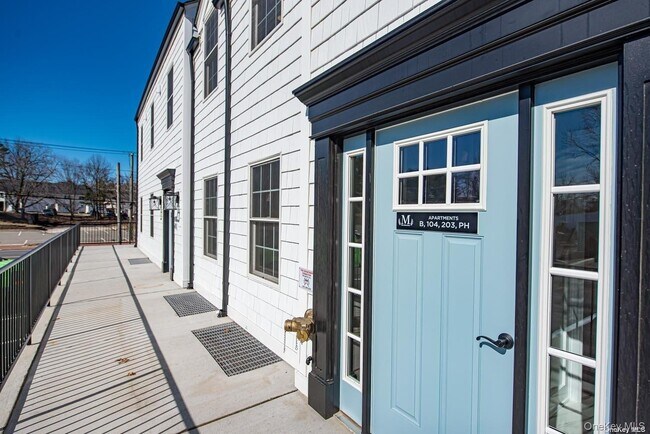 Building Photo - 1090 New York Ave