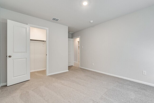 Building Photo - 5912 Harvey Gap Ln