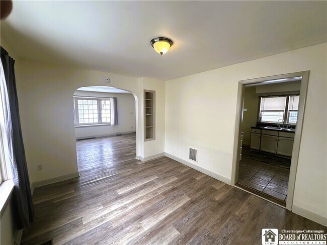 Building Photo - 481 Fairmount Ave