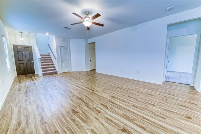 Building Photo - 15401 Summer Ray Dr