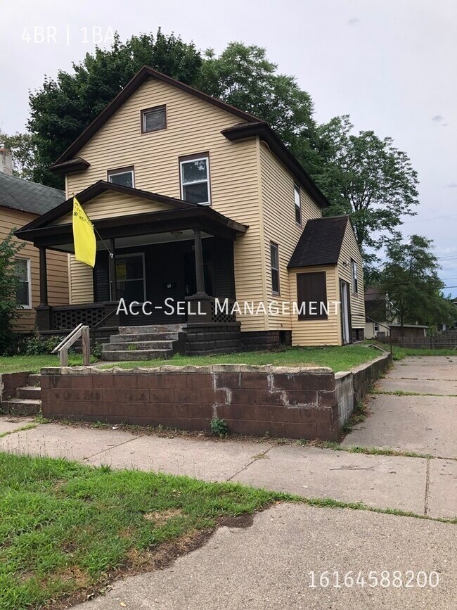 Primary Photo - 618 Adams St SE