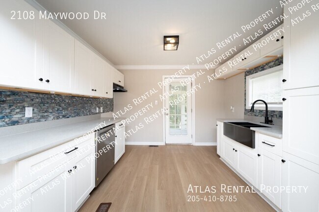 Building Photo - 2108 Maywood Dr