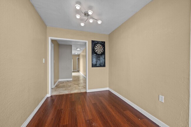 Building Photo - 6233-6235 Dorothy Dr