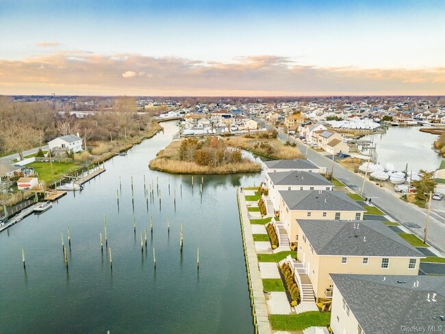 Building Photo - 2812 Ocean Ave