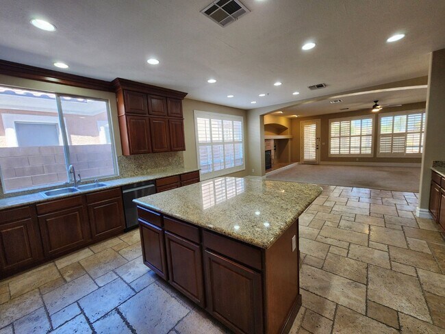 Building Photo - Beautifully Upgraded Southern Highlands Ga...