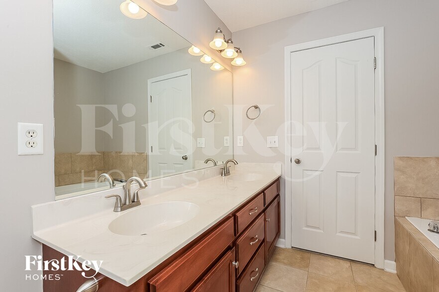 Building Photo - 8117 Bostic Dr