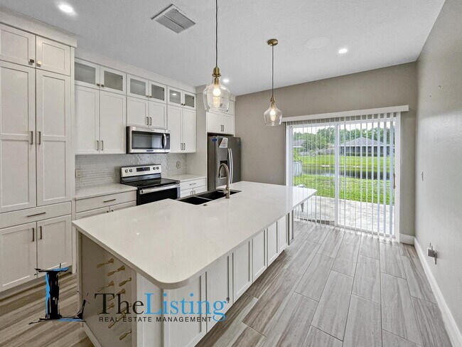Building Photo - 11272 Moonshine Creek Cir