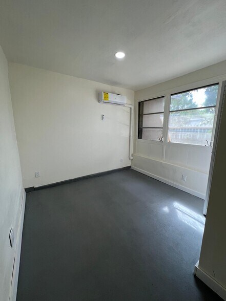 Building Photo - 6980 NW 25th St