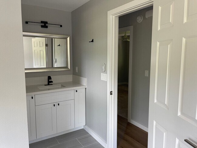 Building Photo - 2745 Puu Hoolai St