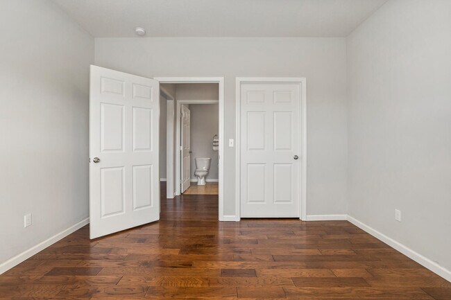 Building Photo - 3048 E Stillwater Landing