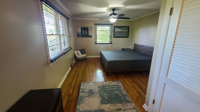 Building Photo - Kennedy Drive Retreat - 4 bedrm with bonus...