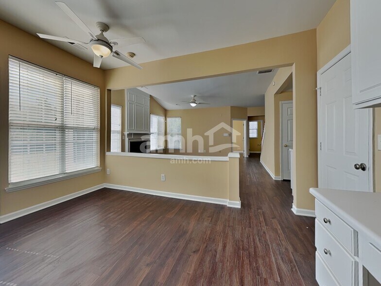 Building Photo - 1432 Cantwell Ct