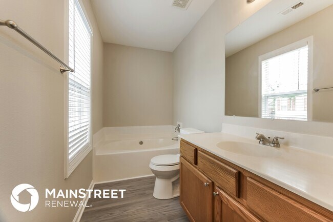Building Photo - 8412 Spirea Ct