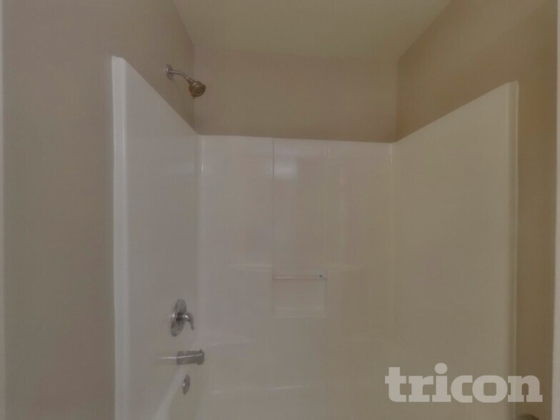 Building Photo - 337 Winding Canyon Dr