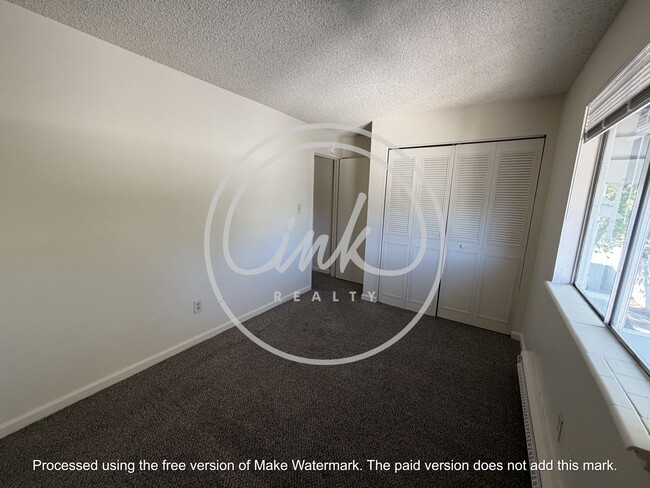 Building Photo - WO319-Woodside Drive 3190-3196