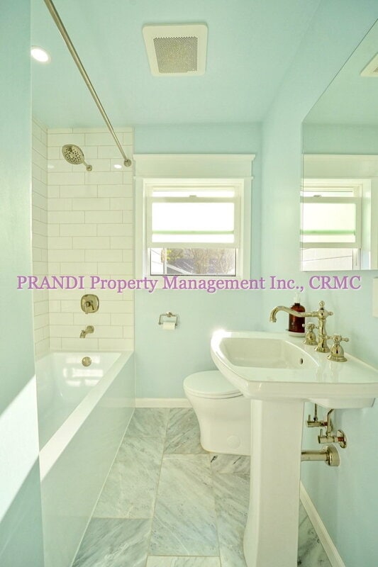 Building Photo - 245 Solano St