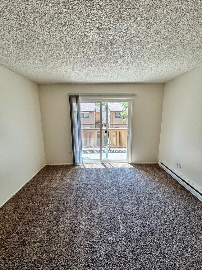 Building Photo - 3950 SW 102nd Ave