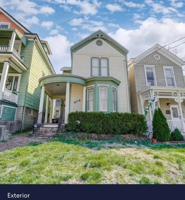 Building Photo - 418 Hoge St