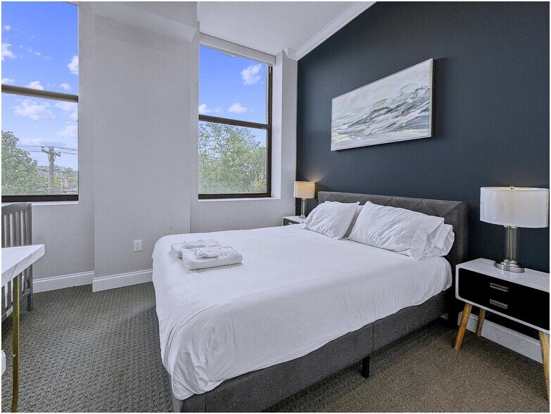 Building Photo - 1421 N 5th St