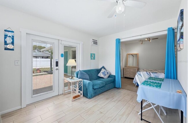 Building Photo - 723 S Brink Ave