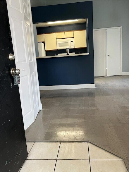 Building Photo - 537 Sun Ridge Pl