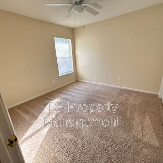 Building Photo - 2493 Brook Park Way