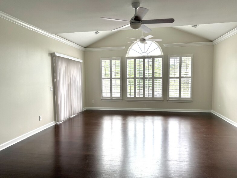 Building Photo - 1462 Wellbrooke Ln