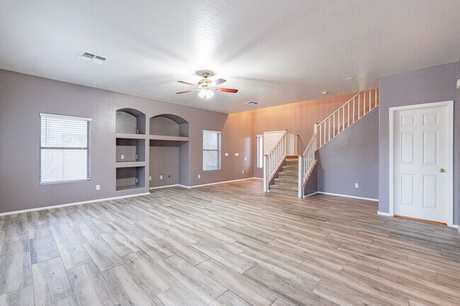 Building Photo - Three Beds & 2.5 Baths - Move Right In!