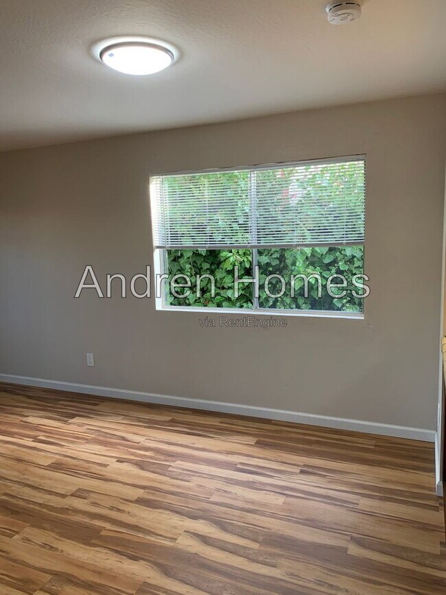 Building Photo - 150 Sea Ridge Ct