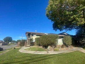 Building Photo - Randall Apartments