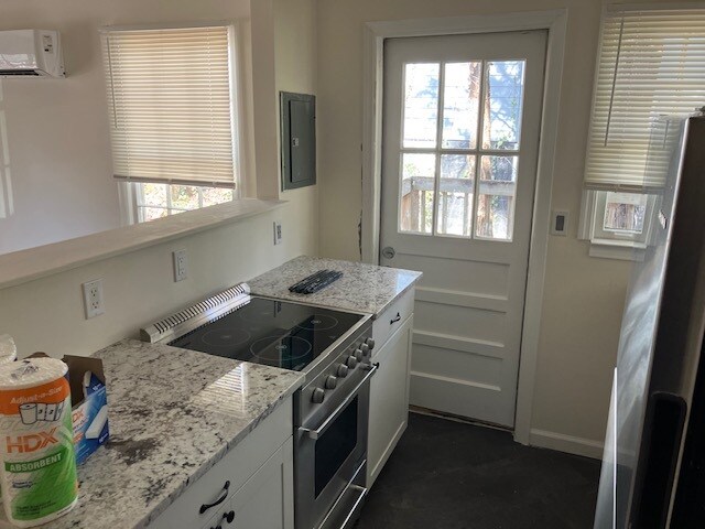 Building Photo - 473 Burlington Rd NE