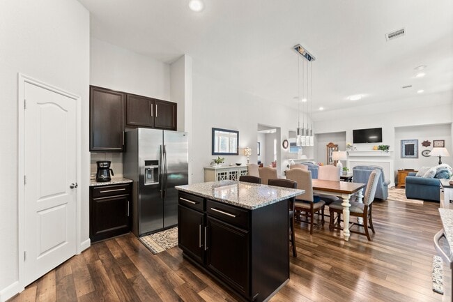 Building Photo - 1918 Elkington Cir