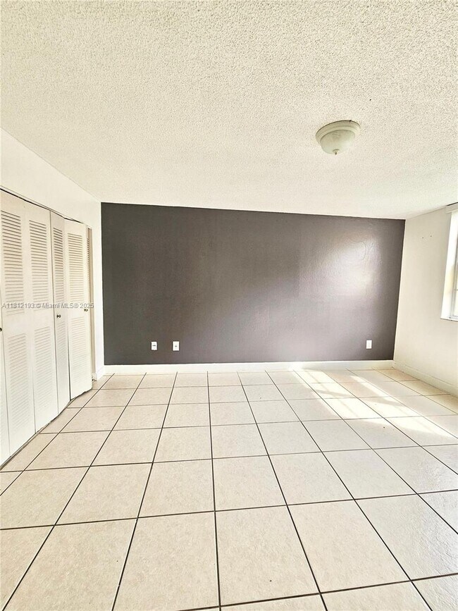 Building Photo - 4250 NW 79th Ave