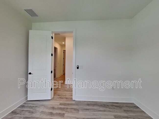 Building Photo - 26483 Explorer Rd