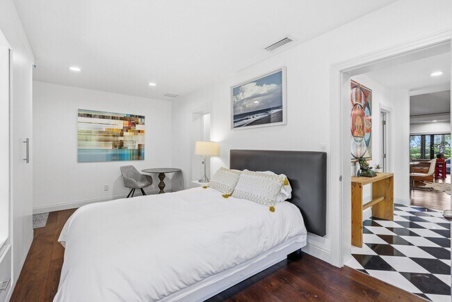 Building Photo - 2835 Polo Island Dr