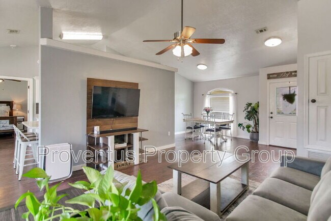 Building Photo - 3661 London Rd