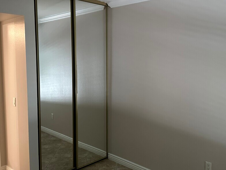 Building Photo - 18350 Hatteras St