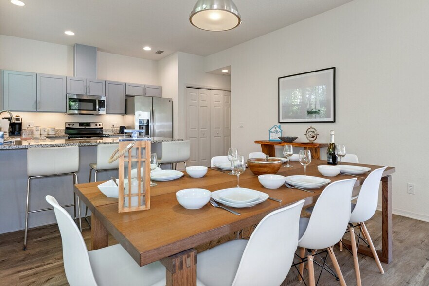 Building Photo - 10229 W Middleburg Loop